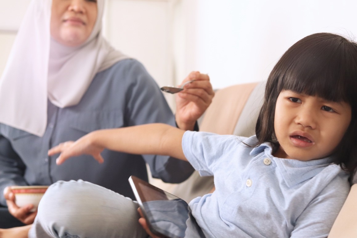 Mengapa Anak Tidak Nafsu Makan Saat Flu Batuk Ya, Moms? Simak Tips Mengatasinya!