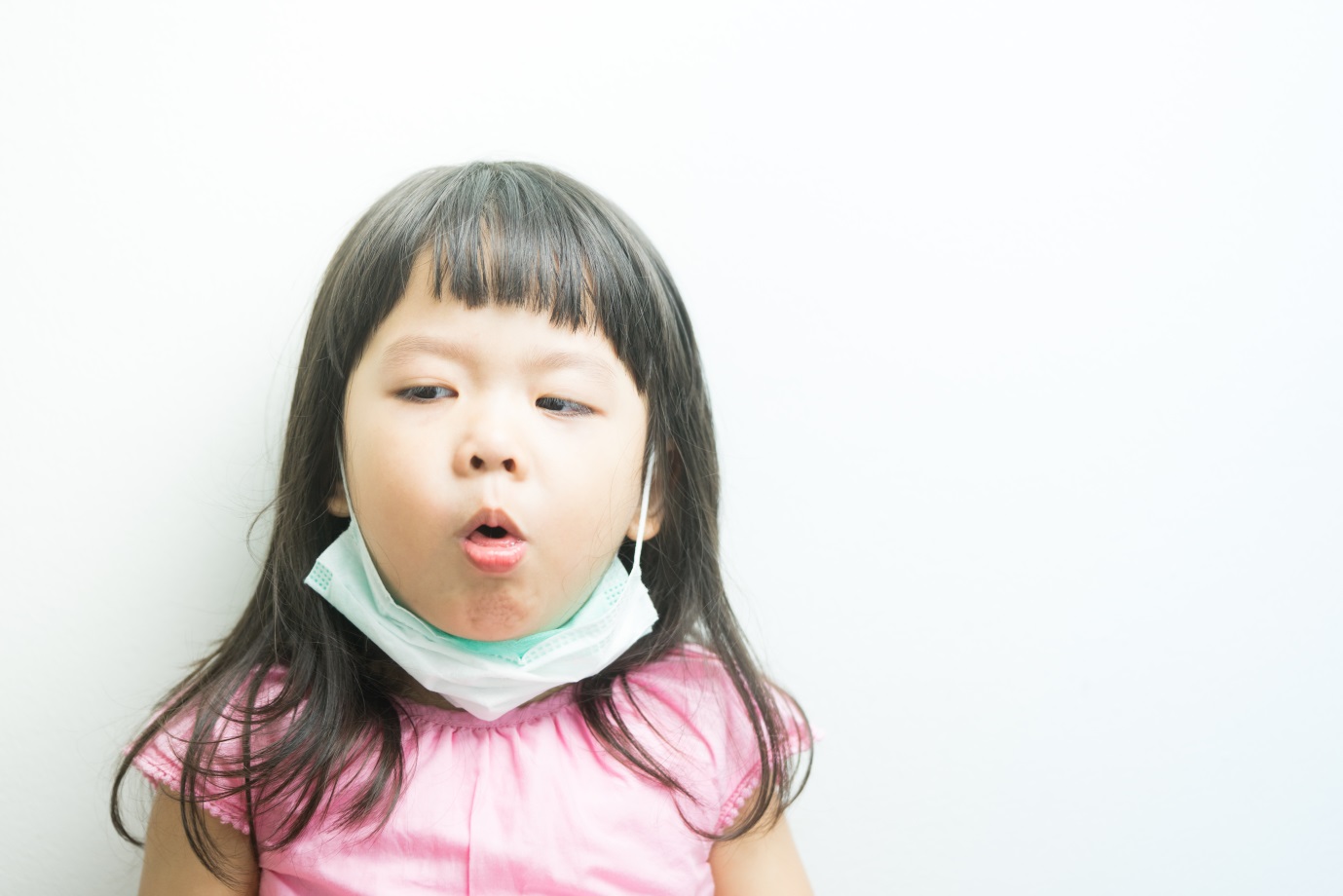 Jaga Kesehatan Si Kecil, Hindari Penyebab Batuk Pada Bayi dan Anak Usia Sekolah Berikut Ini