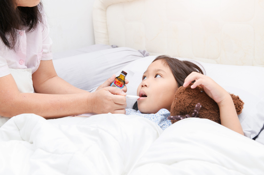 Moms, Ini Dia Waktu yang Tepat untuk Memberikan Obat Flu dan Batuk pada Anak