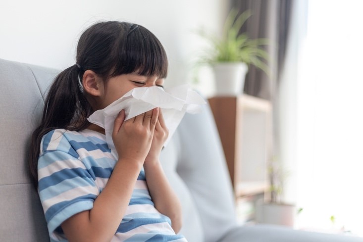 Si Kecil Bersin Terus? Bagaimana Menentukan Apakah Pilek Alergi atau Flu Biasa?